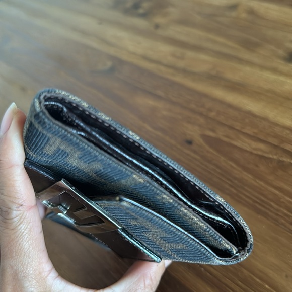 Fendi tri-fold wallet - Picture 6 of 9